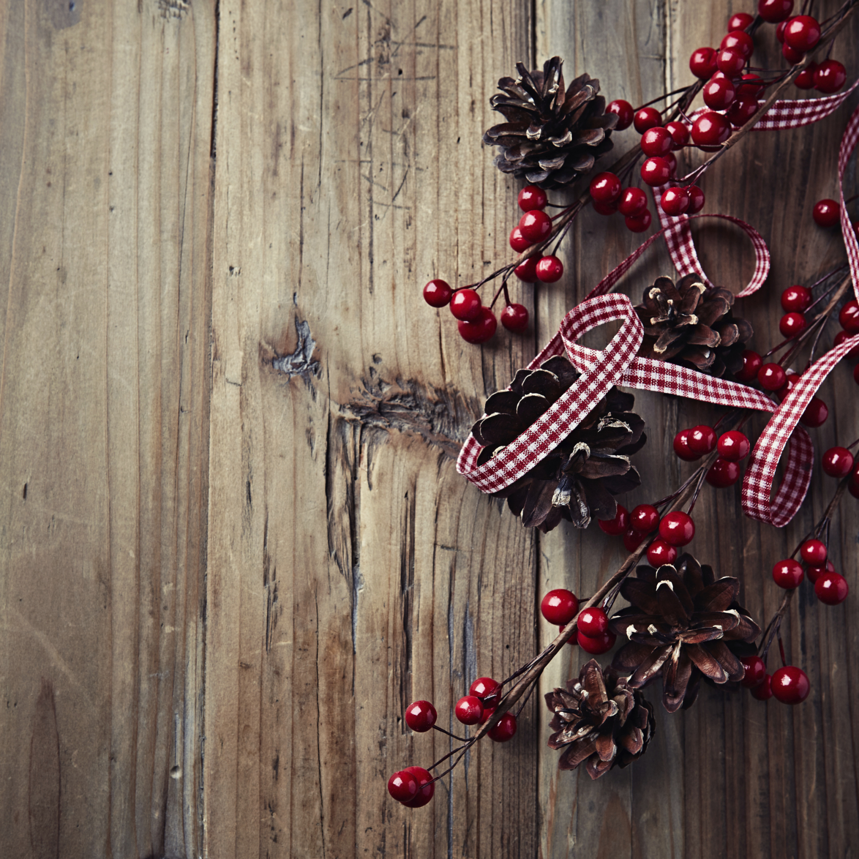 4 Essential DIY Apartment Decor Projects for the Holidays